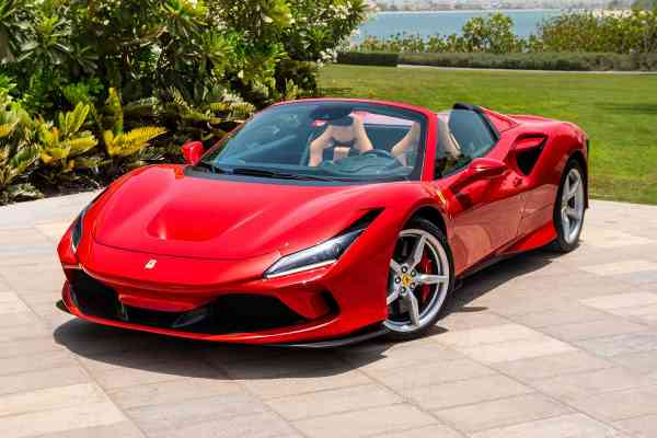 Discover Dubai with Ferrari Rental: Advice